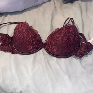 Victoria’s Secret very sexy bra. Maroon.